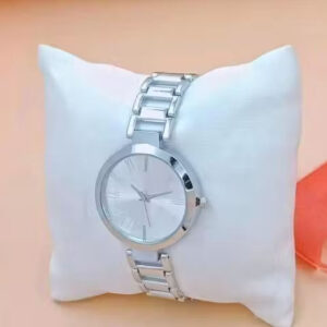Women’s Designer Analog Watch – Metal Strap